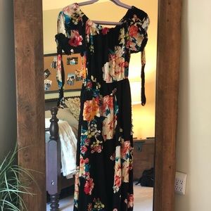 Knee slip, off the shoulder, floral dress